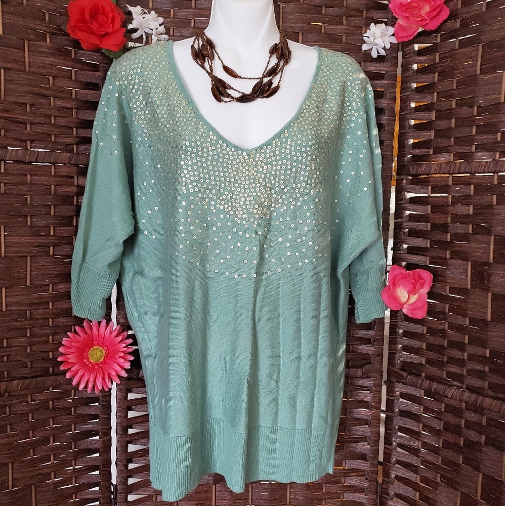 ELLE BLOUSE 1/3 Sleelves Very nice color